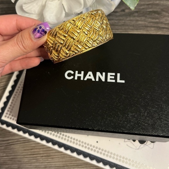 Chanel Vintage Gold Textured Cuff Bracelet - Picture 1 of 8